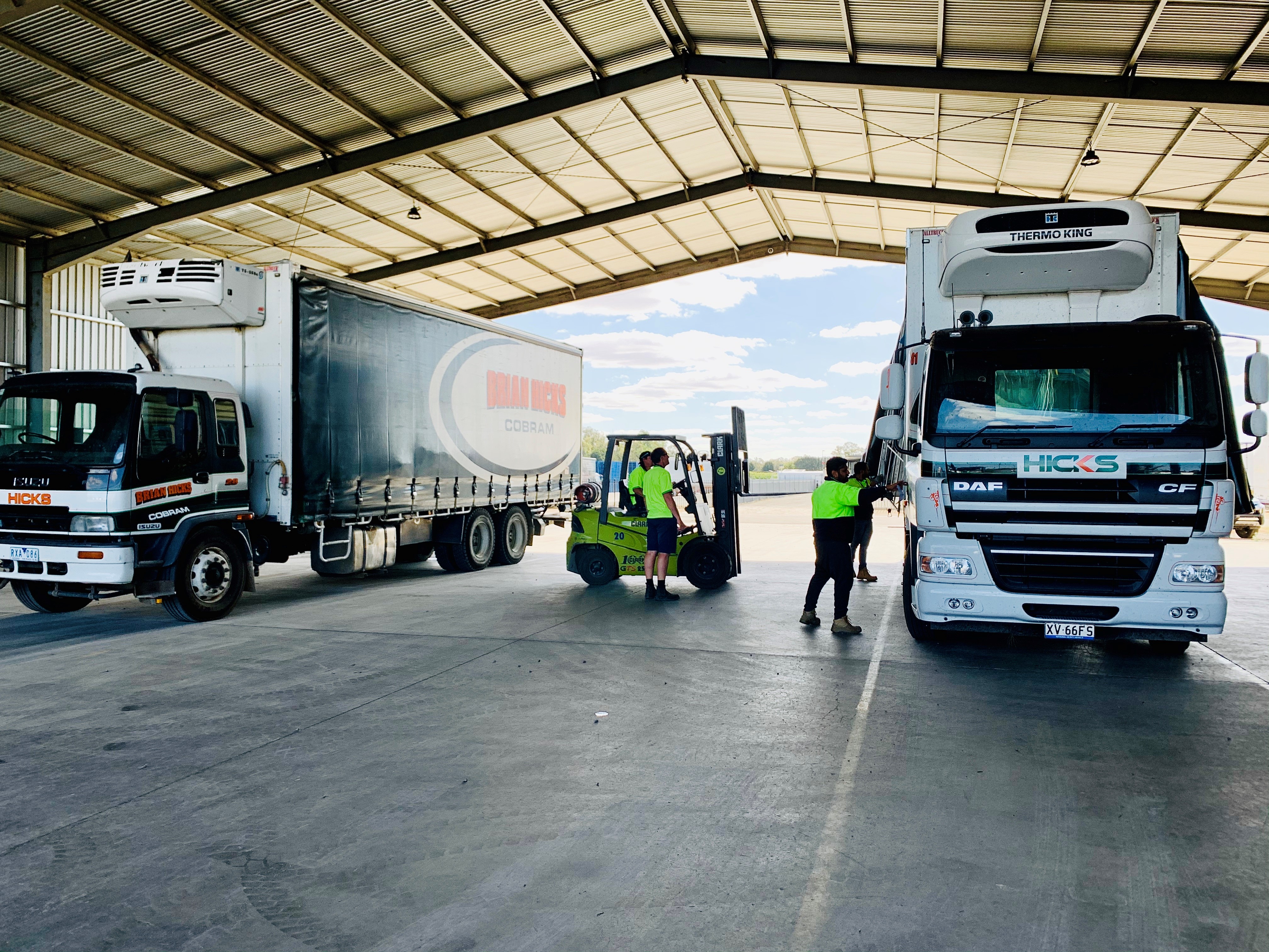 Professional freight service, including IBC's, Pallets, carpets.